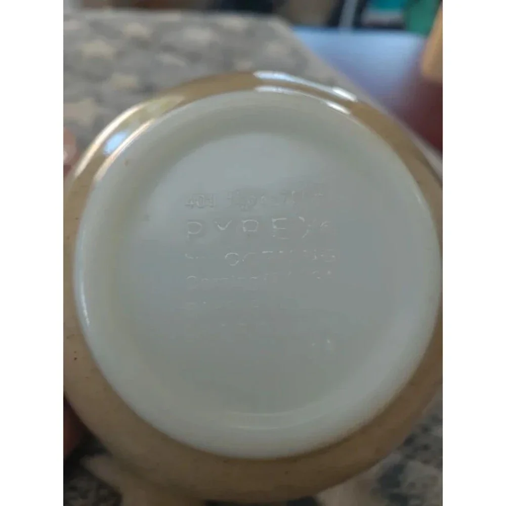 Pyrex 1 1/2 pint Mixing Bowl Homestead